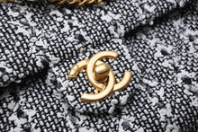 Load image into Gallery viewer, 極美品 CHANEL シャネル ミニマトラッセ20 チェーンショルダーバッグ AS4384 ランダム番台 ココマーク ツイード ゴールド金具 中古 4b011588