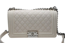 Load image into Gallery viewer, CHANEL シャネル BOY CHANEL25 ボーイシャネル25 チェーンショルダーバッグ 25番台 ココマーク キャビアスキン アイボリー 美品 中古 4b011589
