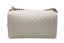 Load image into Gallery viewer, CHANEL シャネル BOY CHANEL25 ボーイシャネル25 チェーンショルダーバッグ 25番台 ココマーク キャビアスキン アイボリー 美品 中古 4b011589