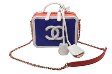 Load image into Gallery viewer, 極美品 CHANEL シャネル ヴァニティ チェーンショルダーバッグ A93342 26番台 CCフィリグリー ココマーク キャビアスキン 中古 4b011591