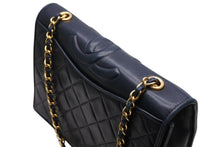 Load image into Gallery viewer, CHANEL シャネル ココマーク マトラッセ ショルダーバッグ 1番台 ネイビー ラムスキン ゴールド金具 中古 4b011684