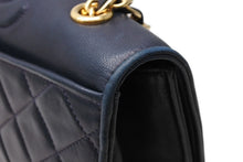 Load image into Gallery viewer, CHANEL シャネル ココマーク マトラッセ ショルダーバッグ 1番台 ネイビー ラムスキン ゴールド金具 中古 4b011684