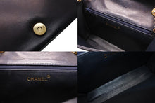Load image into Gallery viewer, CHANEL シャネル ココマーク マトラッセ ショルダーバッグ 1番台 ネイビー ラムスキン ゴールド金具 中古 4b011684