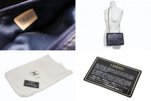 Load image into Gallery viewer, CHANEL シャネル ココマーク マトラッセ ショルダーバッグ 1番台 ネイビー ラムスキン ゴールド金具 中古 4b011684