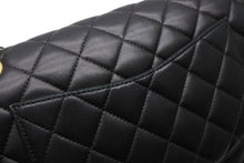 Load image into Gallery viewer, CHANEL シャネル マトラッセ 25 Wフラップ Wチェーン ショルダーバッグ ブラック ラムスキン 18番台 ゴールド金具 美品 中古 4b011631