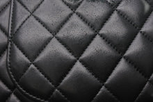 Load image into Gallery viewer, CHANEL シャネル マトラッセ 25 Wフラップ Wチェーン ショルダーバッグ ブラック ラムスキン 18番台 ゴールド金具 美品 中古 4b011631
