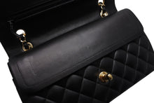 Load image into Gallery viewer, CHANEL シャネル マトラッセ 25 Wフラップ Wチェーン ショルダーバッグ ブラック ラムスキン 18番台 ゴールド金具 美品 中古 4b011631
