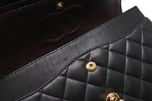 Load image into Gallery viewer, CHANEL シャネル マトラッセ 25 Wフラップ Wチェーン ショルダーバッグ ブラック ラムスキン 18番台 ゴールド金具 美品 中古 4b011631