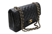 Load image into Gallery viewer, CHANEL シャネル マトラッセ 25 Wフラップ Wチェーン ショルダーバッグ ブラック ラムスキン 18番台 ゴールド金具 美品 中古 4b011631