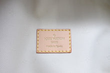 Load image into Gallery viewer, 新品同様 LOUIS VUITTON ルイヴィトン モノグラム ハイ･ライズ ボディバッグ 現行 M46784 ブラウン PVC ヌメ革 ゴールド金具 中古 4b011632