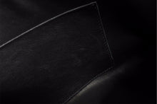 Load image into Gallery viewer, 新品同様品 BOTTEGAVENETA ボッテガヴェネタ イントレチャート ショルダーバッグ 600519VCPP1 ブラック レザー シルバー金具 中古 4b011640