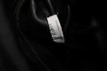 Load image into Gallery viewer, 新品同様品 BOTTEGAVENETA ボッテガヴェネタ イントレチャート ショルダーバッグ 600519VCPP1 ブラック レザー シルバー金具 中古 4b011640