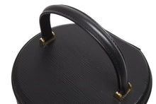 Load image into Gallery viewer, LOUIS VUITTON ルイヴィトン カンヌ エピ ノワール ハンドバッグ M48032 エピレザー ブラック ゴールド金具 美品 中古 4b011889