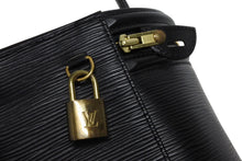 Load image into Gallery viewer, LOUIS VUITTON ルイヴィトン カンヌ エピ ノワール ハンドバッグ M48032 エピレザー ブラック ゴールド金具 美品 中古 4b011889