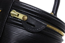 Load image into Gallery viewer, LOUIS VUITTON ルイヴィトン カンヌ エピ ノワール ハンドバッグ M48032 エピレザー ブラック ゴールド金具 美品 中古 4b011889
