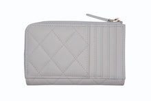 Load image into Gallery viewer, 新品同様 CHANEL シャネル ビジュー フラグメントケース ランダム番台 カードケース ホワイト ラムスキン ココマーク AP4731 ゴールド金具 中古 4b011827