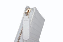 Load image into Gallery viewer, 新品同様 CHANEL シャネル ビジュー フラグメントケース ランダム番台 カードケース ホワイト ラムスキン ココマーク AP4731 ゴールド金具 中古 4b011827