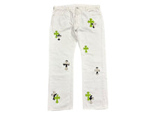Load image into Gallery viewer, 極美品 CHROME HEARTS クロムハーツ × Levi's リーバイス セメタリークロスパッチ デニムパンツ サイズ38 ハラコ 18パッチ 中古 4b011646