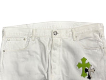 Load image into Gallery viewer, 極美品 CHROME HEARTS クロムハーツ × Levi's リーバイス セメタリークロスパッチ デニムパンツ サイズ38 ハラコ 18パッチ 中古 4b011646