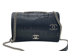 Load image into Gallery viewer, 極美品 CHANEL シャネル Sフラップ Wチェーンショルダーバッグ A50299 27番台 ココマーク パンチングロゴ ネイビー シルバー金具 中古 4b011648