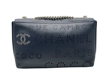 Load image into Gallery viewer, 極美品 CHANEL シャネル Sフラップ Wチェーンショルダーバッグ A50299 27番台 ココマーク パンチングロゴ ネイビー シルバー金具 中古 4b011648