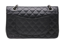 Load image into Gallery viewer, CHANEL シャネル マトラッセ25 Wフラップ Wチェーンショルダーバッグ AO1112 11番台 キャビアスキン シルバー金具 美品 中古 4b011650