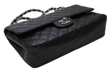 Load image into Gallery viewer, CHANEL シャネル マトラッセ25 Wフラップ Wチェーンショルダーバッグ AO1112 11番台 キャビアスキン シルバー金具 美品 中古 4b011650