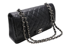 Load image into Gallery viewer, CHANEL シャネル マトラッセ25 Wフラップ Wチェーンショルダーバッグ AO1112 13番台 キャビアスキン シルバー金具 美品 中古 4b011651