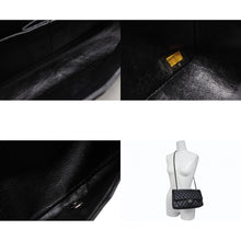 Load image into Gallery viewer, CHANEL シャネル マトラッセ25 Wフラップ Wチェーンショルダーバッグ AO1112 11番台 キャビアスキン シルバー金具 美品 中古 4b011650