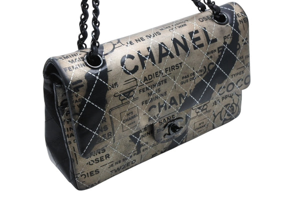 CHANEL シャネル マトラッセ25 Wフラップ Wチェーンショルダーバッグ A01112 21番台 ニュースペーパー ココマーク ラムスキン 美品 中古 4b011652