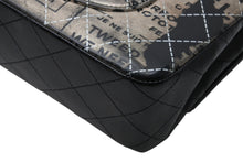 Load image into Gallery viewer, CHANEL シャネル マトラッセ25 Wフラップ Wチェーンショルダーバッグ A01112 21番台 ニュースペーパー ココマーク ラムスキン 美品 中古 4b011652