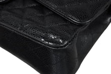 Load image into Gallery viewer, CHANEL シャネル マトラッセ25 Wフラップ Wチェーンショルダーバッグ AO1112 13番台 キャビアスキン シルバー金具 美品 中古 4b011651