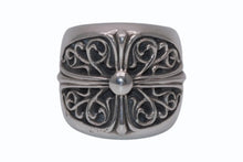 Load image into Gallery viewer, 極美品 CHROME HEARTS クロムハーツ CLASSIC OVAL クラシック オーバルクロス リング 重量約39.5g サイズ20号 シルバー925 中古 4b011658