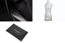 Load image into Gallery viewer, YVES SAINT LAURENt イヴサンローラン エンヴェロップ ミディアム ショルダーバッグ ゴールド シルバー 美品 中古 4b011678