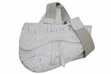 Load image into Gallery viewer, Christian Dior×Daniel Arsham クリスチャンディオール ニュースペーパー サドル ショルダーバッグ 06-BO-1119 ホワイト カーフスキンシルバー金具 美品 中古 4b011369