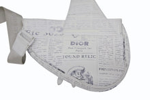 Load image into Gallery viewer, Christian Dior×Daniel Arsham クリスチャンディオール ニュースペーパー サドル ショルダーバッグ 06-BO-1119 ホワイト カーフスキンシルバー金具 美品 中古 4b011369