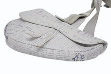 Load image into Gallery viewer, Christian Dior×Daniel Arsham クリスチャンディオール ニュースペーパー サドル ショルダーバッグ 06-BO-1119 ホワイト カーフスキンシルバー金具 美品 中古 4b011369