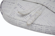 Load image into Gallery viewer, Christian Dior×Daniel Arsham クリスチャンディオール ニュースペーパー サドル ショルダーバッグ 06-BO-1119 ホワイト カーフスキンシルバー金具 美品 中古 4b011369