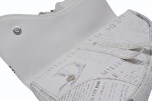 Load image into Gallery viewer, Christian Dior×Daniel Arsham クリスチャンディオール ニュースペーパー サドル ショルダーバッグ 06-BO-1119 ホワイト カーフスキンシルバー金具 美品 中古 4b011369