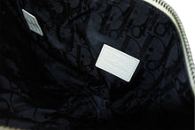 Load image into Gallery viewer, Christian Dior×Daniel Arsham クリスチャンディオール ニュースペーパー サドル ショルダーバッグ 06-BO-1119 ホワイト カーフスキンシルバー金具 美品 中古 4b011369