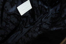 Load image into Gallery viewer, Christian Dior×Daniel Arsham クリスチャンディオール ニュースペーパー サドル ショルダーバッグ 06-BO-1119 ホワイト カーフスキンシルバー金具 美品 中古 4b011369