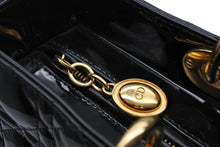 Load image into Gallery viewer, 極美品 Christian Dior クリスチャンディオール レディディオール ラージ カナージュ 2WAY ハンドバッグ 16-BO-0161 ブラック パテントレザー エナメル ゴールド金具 中古 4b011376