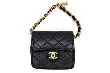 Load image into Gallery viewer, 極美品 CHANEL シャネル ミニミニマトラッセ マイクロマトラッセ チャーム キーホルダー ココマーク ラムスキン ブラック 中古 4b011676
