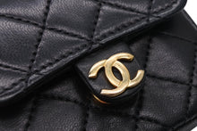 Load image into Gallery viewer, 極美品 CHANEL シャネル ミニミニマトラッセ マイクロマトラッセ チャーム キーホルダー ココマーク ラムスキン ブラック 中古 4b011676