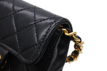 Load image into Gallery viewer, 極美品 CHANEL シャネル ミニミニマトラッセ マイクロマトラッセ チャーム キーホルダー ココマーク ラムスキン ブラック 中古 4b011676