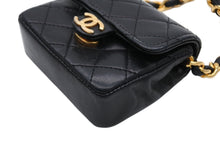 Load image into Gallery viewer, 極美品 CHANEL シャネル ミニミニマトラッセ マイクロマトラッセ チャーム キーホルダー ココマーク ラムスキン ブラック 中古 4b011676