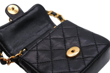 Load image into Gallery viewer, 極美品 CHANEL シャネル ミニミニマトラッセ マイクロマトラッセ チャーム キーホルダー ココマーク ラムスキン ブラック 中古 4b011676