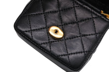 Load image into Gallery viewer, 極美品 CHANEL シャネル ミニミニマトラッセ マイクロマトラッセ チャーム キーホルダー ココマーク ラムスキン ブラック 中古 4b011676