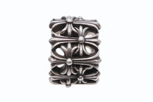 Load image into Gallery viewer, 極美品 CHROME HEARTS クロムハーツ セメタリークロスリング サイズ18.5号 重量約26.0g 2003/.925刻印 シルバー925 中古 4b011723