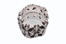 Load image into Gallery viewer, 極美品 CHROME HEARTS クロムハーツ セメタリークロスリング サイズ18.5号 重量約26.0g 2003/.925刻印 シルバー925 中古 4b011723